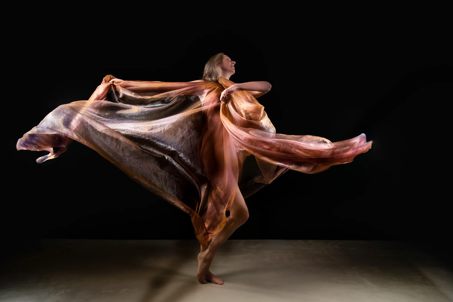 Conceptueel fine-art portret met zachte beweging